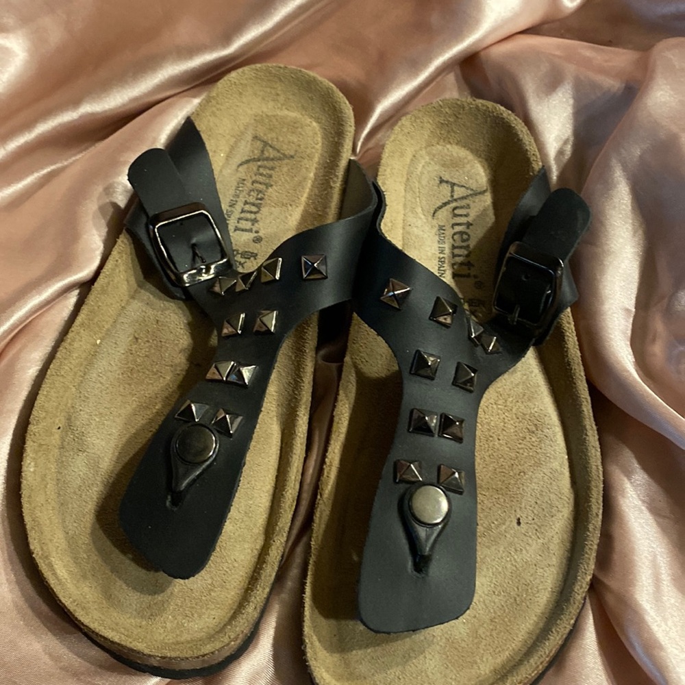 Autenti size41/10 rock stud leather sandal in new condition Leatherrock